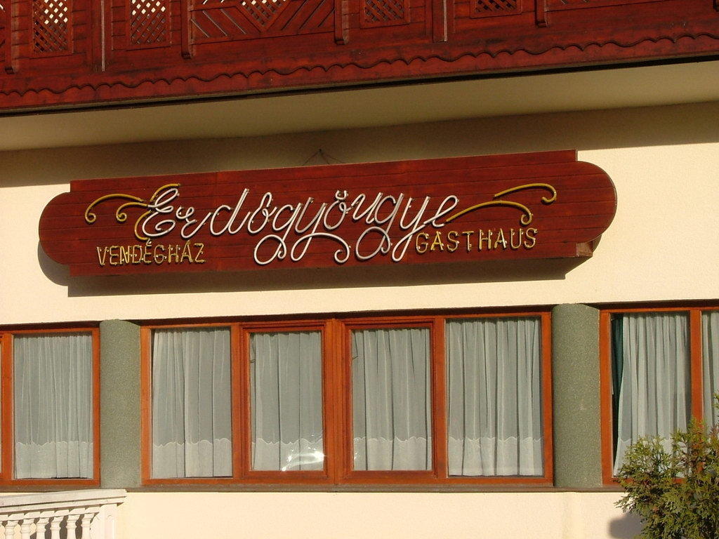 Erdogyongye Etterem Es Panzio Hotel Zalaegerszeg Ngoại thất bức ảnh